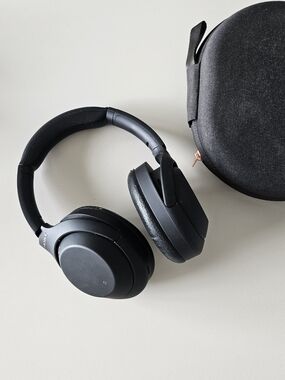 Sony WH-1000XM4 Wireless Noise-Canceling Headphones — Black